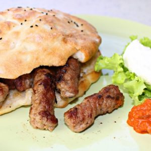 Pleskavica im Fladenbrot